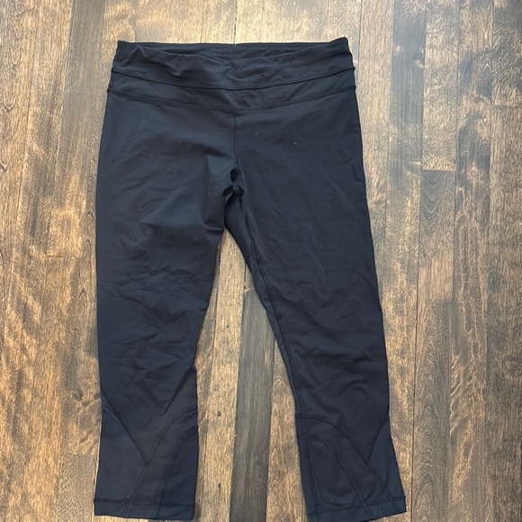 Lululemon Black cropped Leggings - Picture 2 of 6
